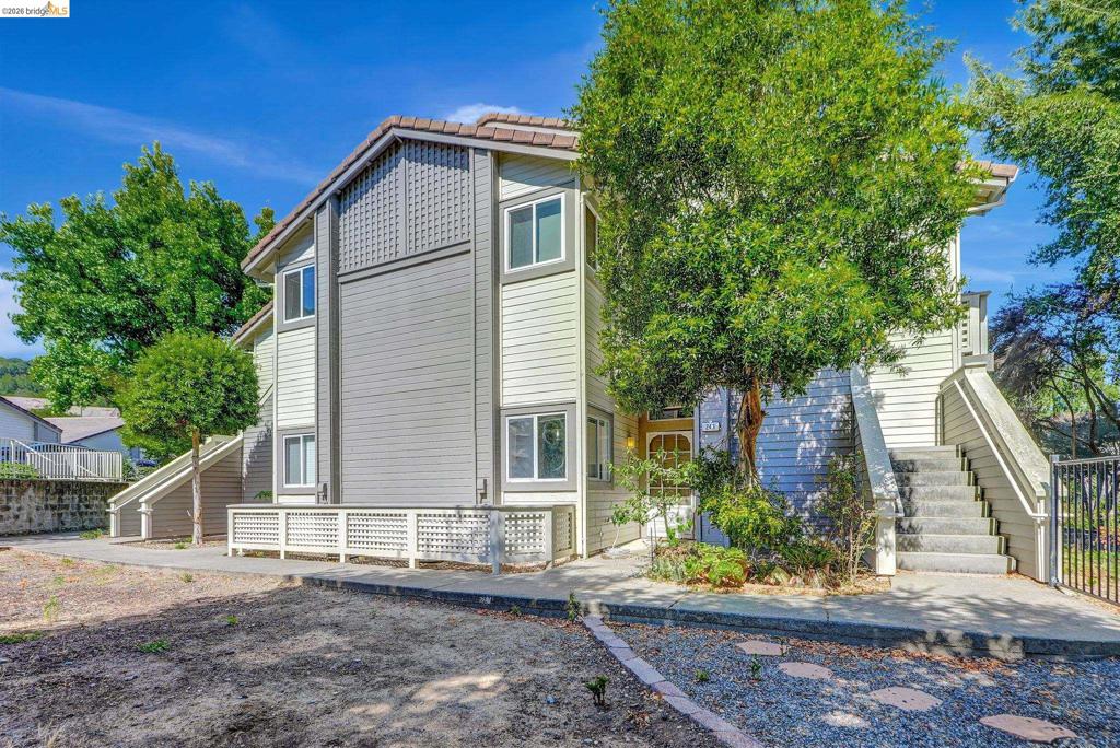 243 Florence Ct, Hercules, CA 94547 — photo 1