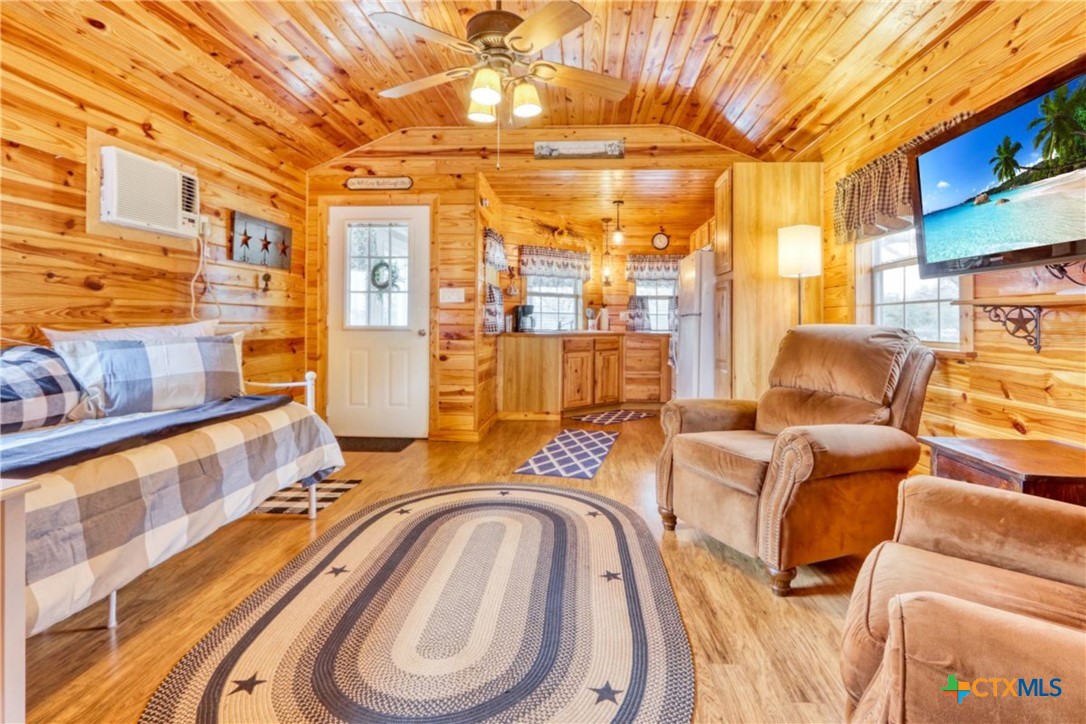 504 Ave N, Johnson City, TX 78636 — photo 1