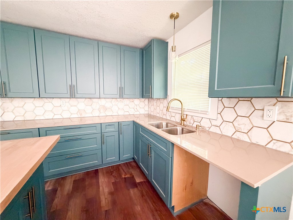 707 34th, Temple, TX 76501 — photo 1