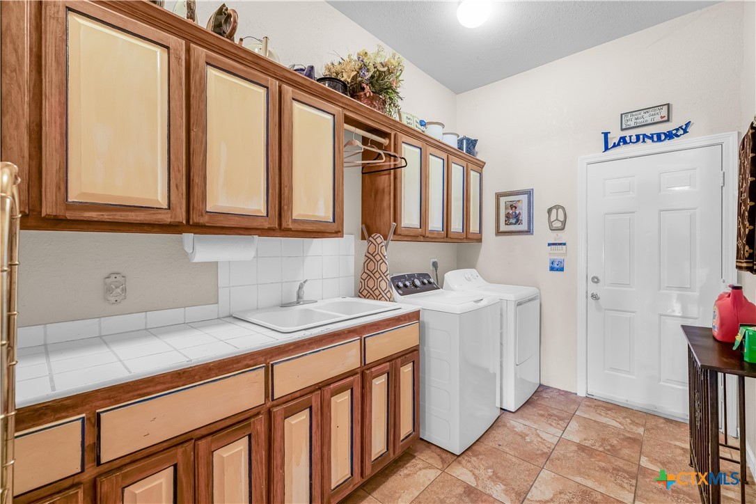 510 Chaparral, Victoria, TX 77905 — photo 1