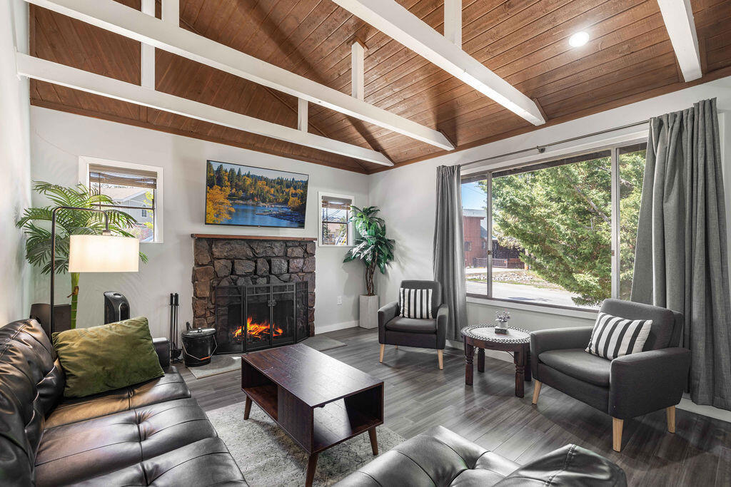 643 Villa Grove Avenue, Big Bear, CA 92314 — photo 1