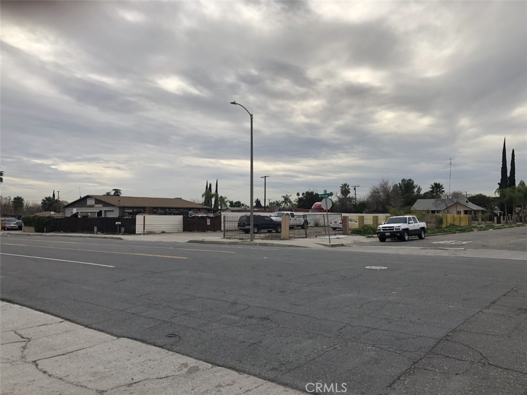1098 N Mount Vernon, San Bernardino, CA 92411 — photo 1