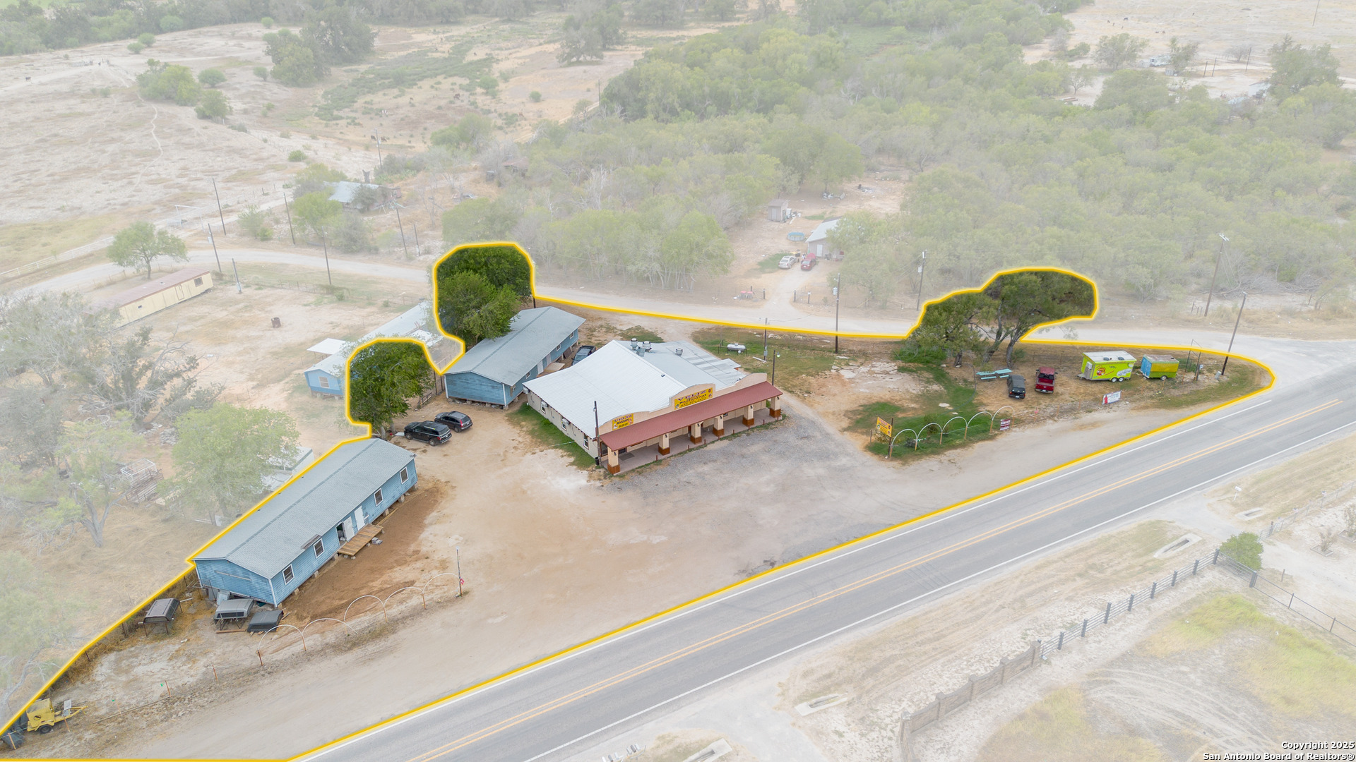 763 Fm 536, Floresville, TX 78114 — photo 1