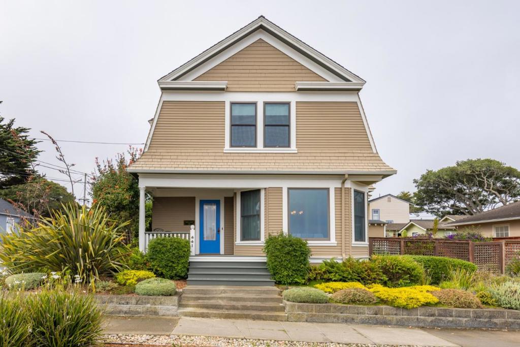 441 Pine Avenue
