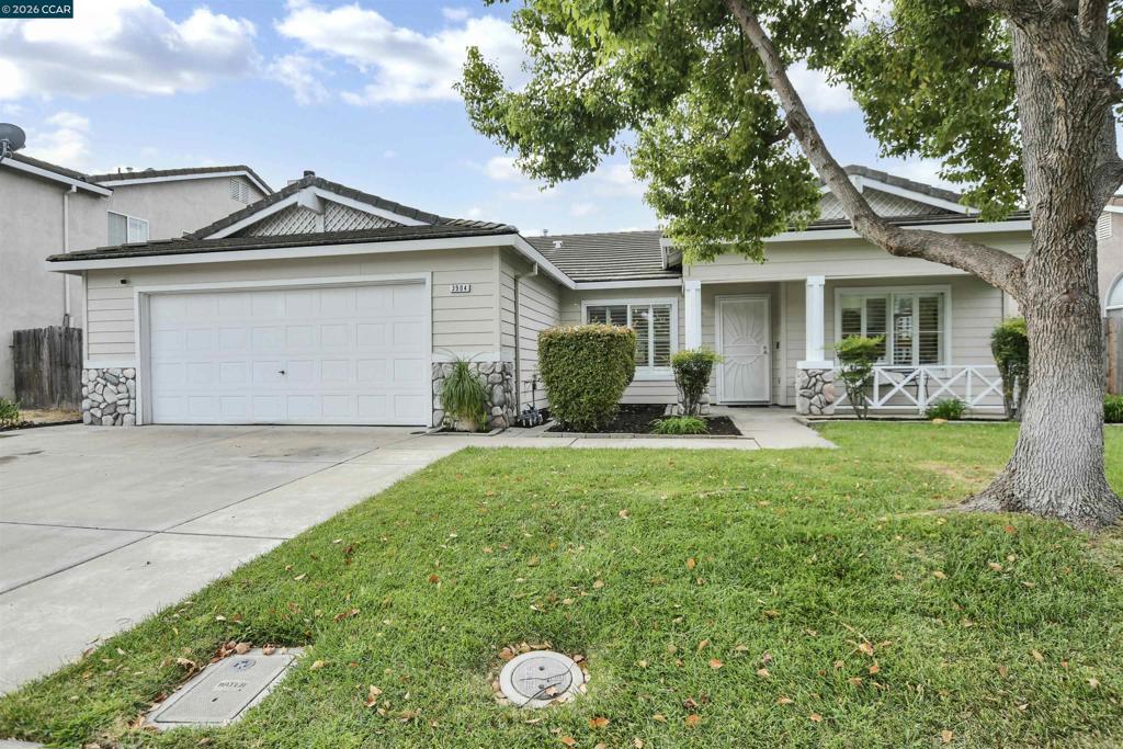 3904 Des Moines Dr, Stockton, CA 95209 — photo 1