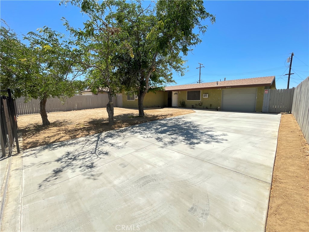 21219 Kenniston, California City, CA 93505 — photo 1
