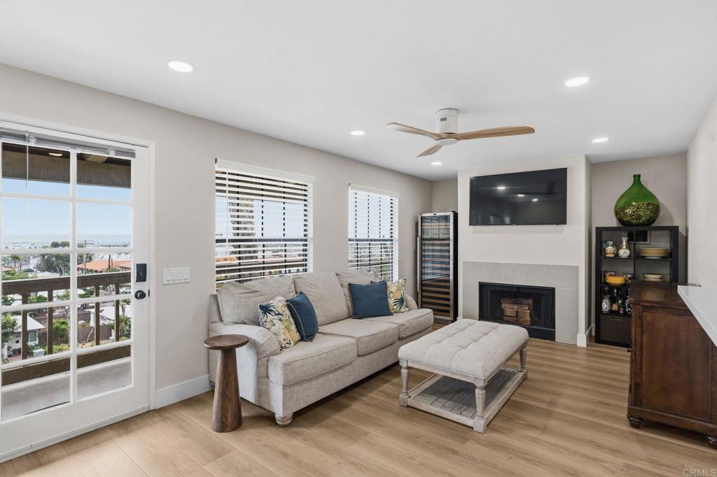 3961 Hortensia Street H10, San Diego, CA 92110 — photo 1