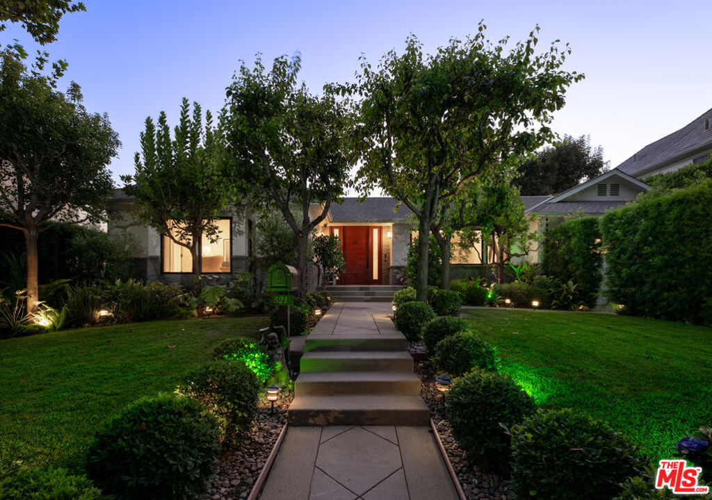 521 Loring Avenue, Los Angeles, CA 90024 — photo 1