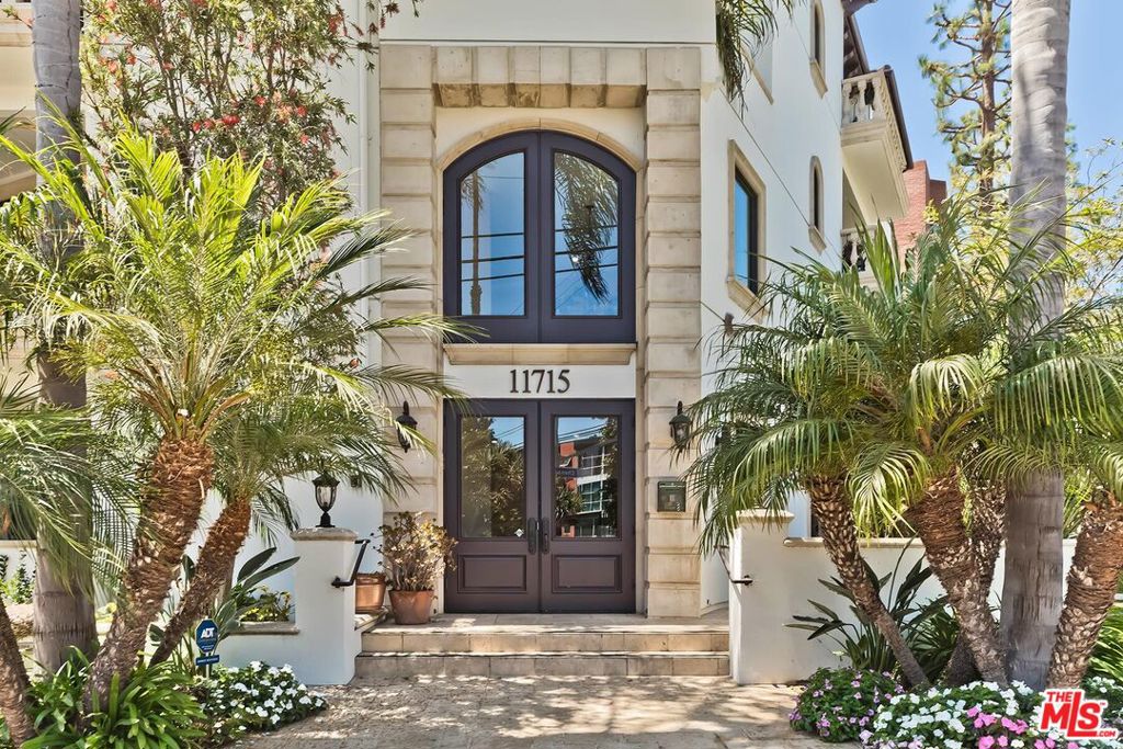 11715 Chenault Street 102, Los Angeles, CA 90049 — photo 1