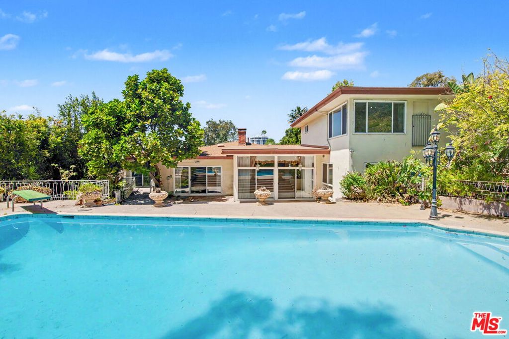 108 N Thurston Avenue, Los Angeles, CA 90049 — photo 1