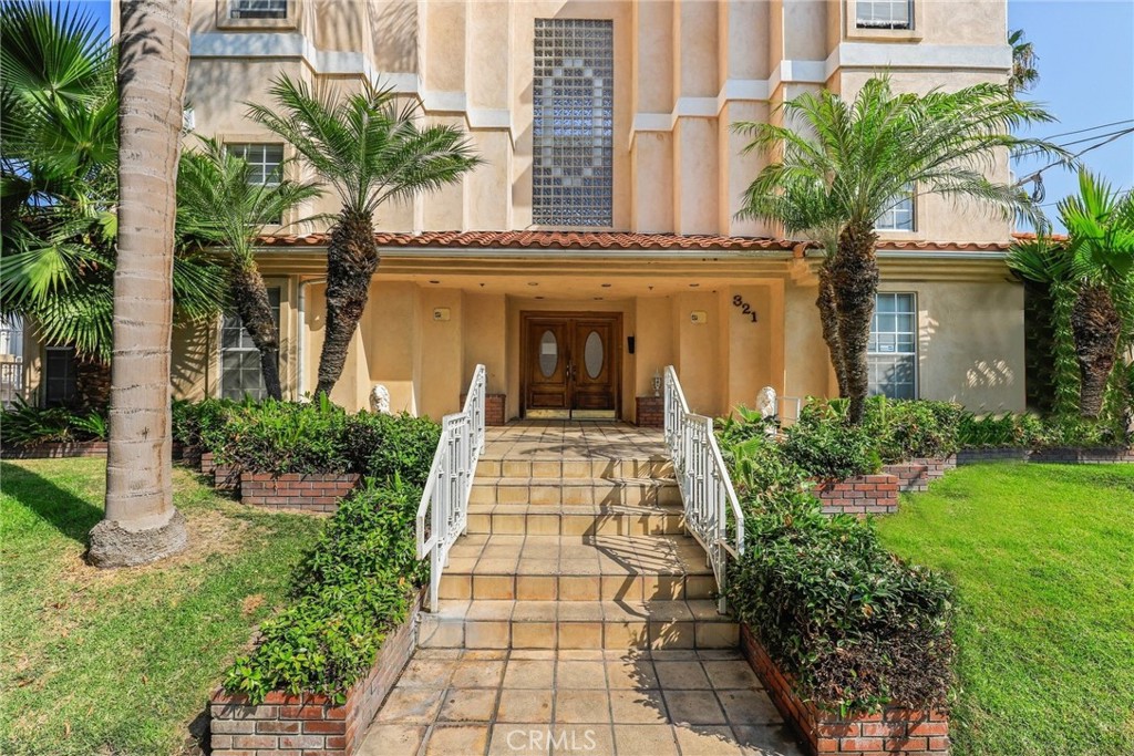 321 W Queen Street 20, Inglewood, CA 90301 — photo 1
