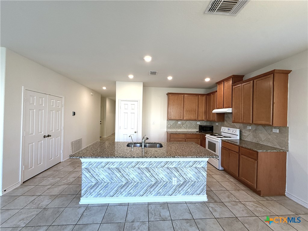 2007 Stepping Stone, New Braunfels, TX 78130 — photo 1