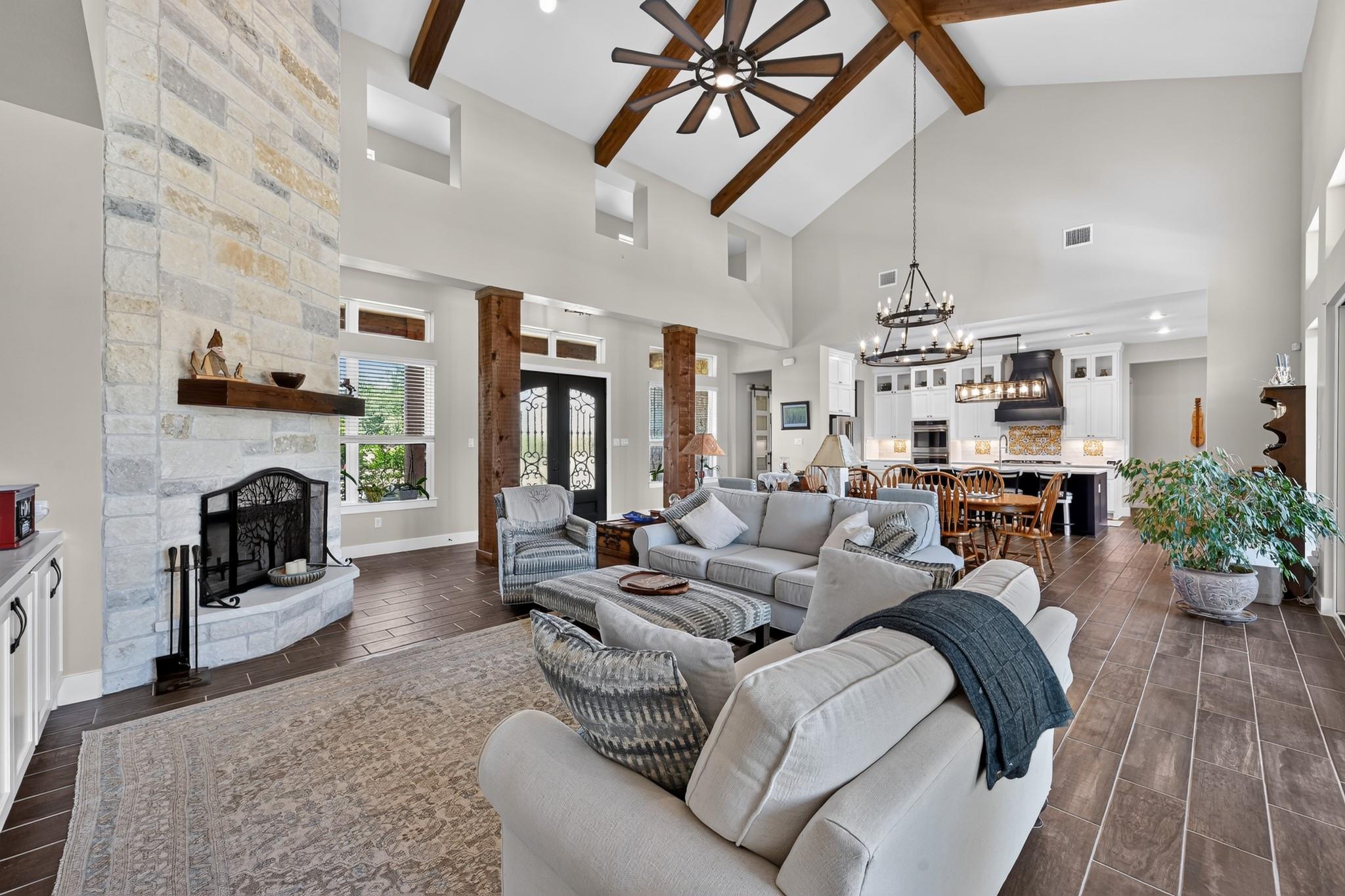 645 Strada Luca, Florence, TX 76527 — photo 1
