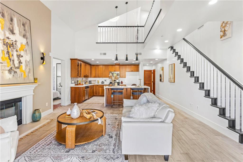 142 N Vermont ave B, Glendora, CA 91741 — photo 1