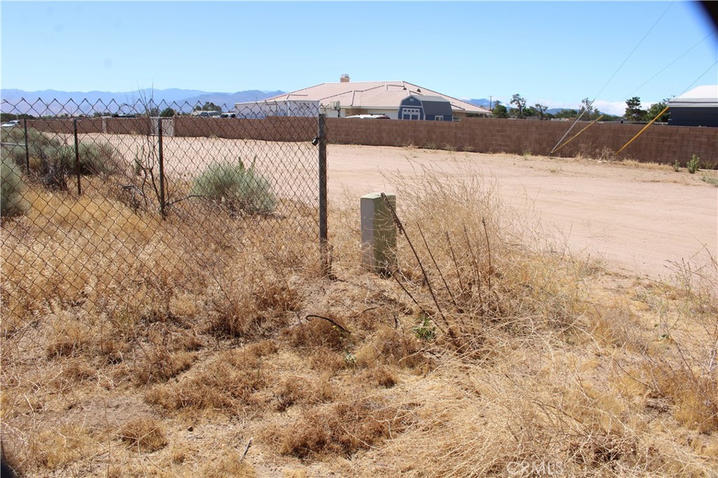 13464 Fir, Oak Hills, CA 92344 — photo 1
