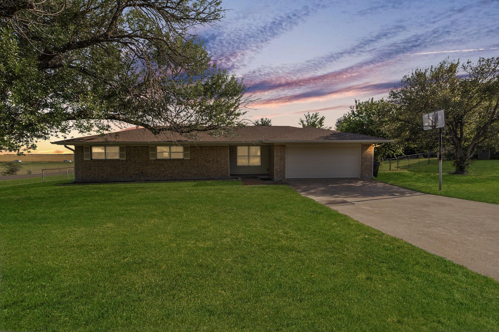 101 Oakwood, Temple, TX 76502 — photo 1