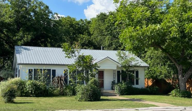 1106 Austin, Bastrop, TX 78602 — photo 1