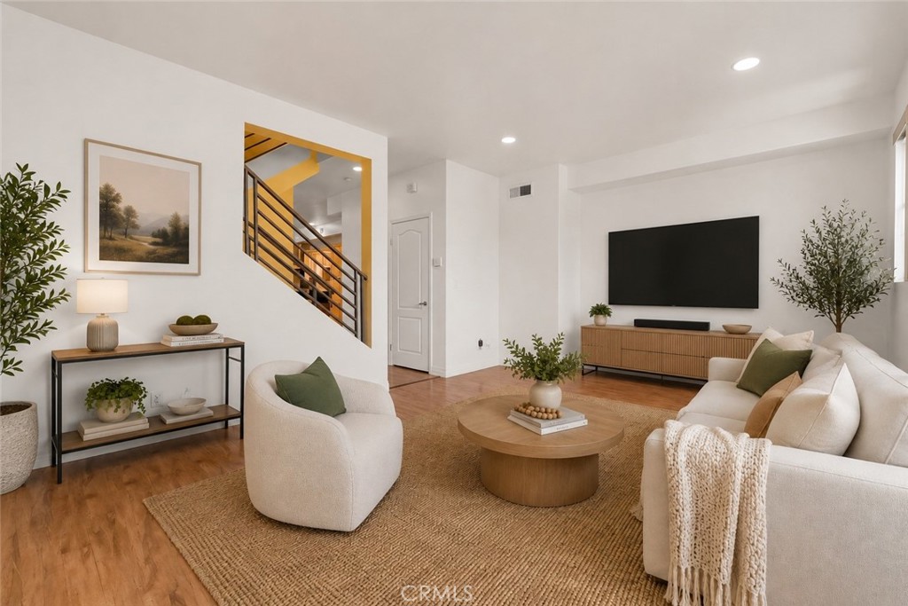 11622 Oxnard Street, North Hollywood, CA 91606 — photo 1