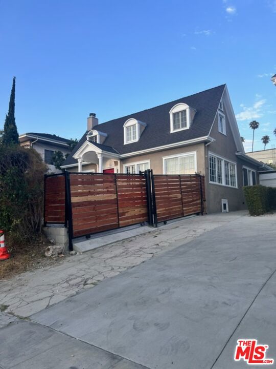 508 S Wilton Place, Los Angeles, CA 90020 — photo 1