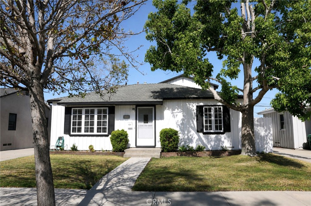 2000 Harkness Street, Manhattan Beach, CA 90266 — photo 1