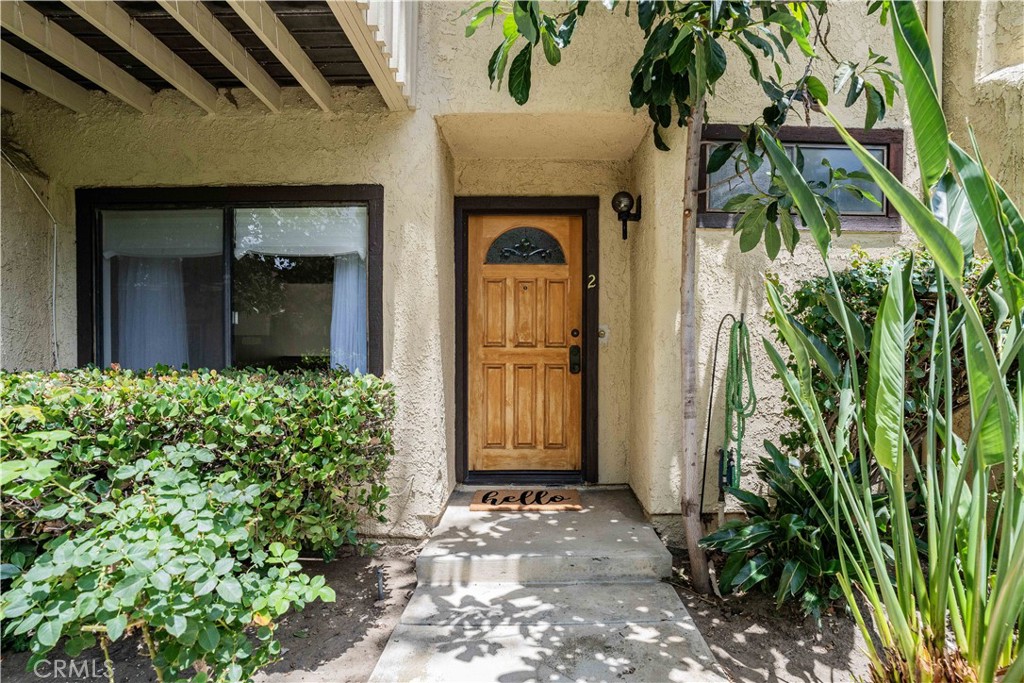 6746 Encino Avenue 2, Lake Balboa, CA 91406 — photo 1