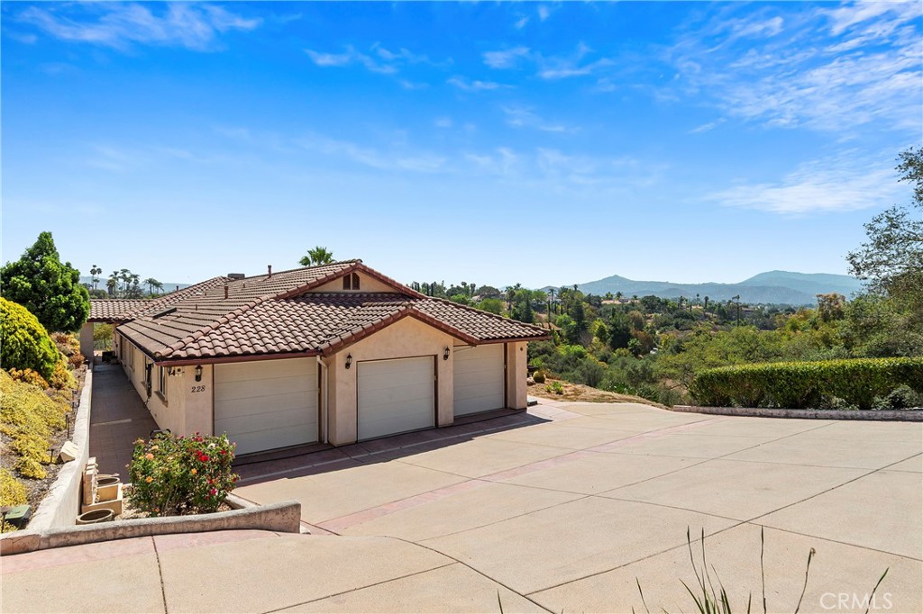 228 Vista Grande, Escondido, CA 92025 — photo 1