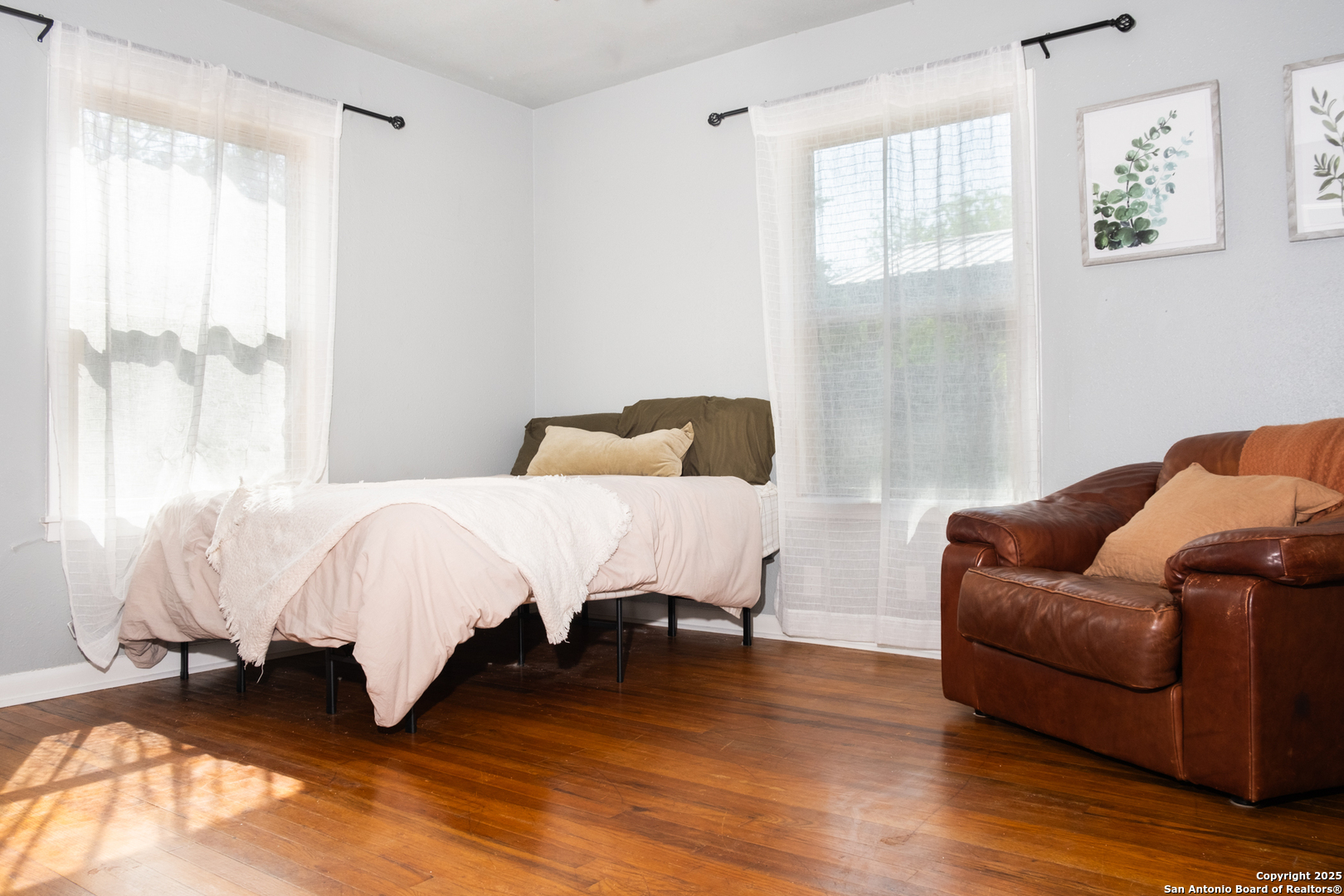 607 Leland, ,  78028 — photo 1