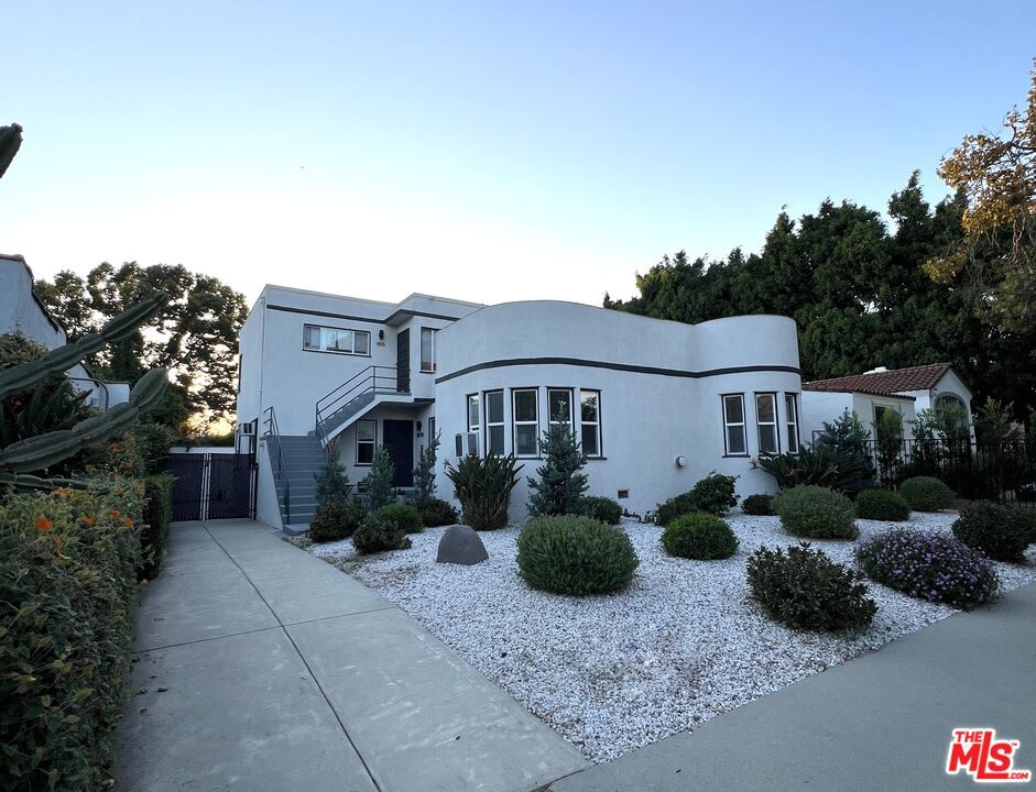 853 N Mansfield Avenue, Los Angeles, CA 90038 — photo 1