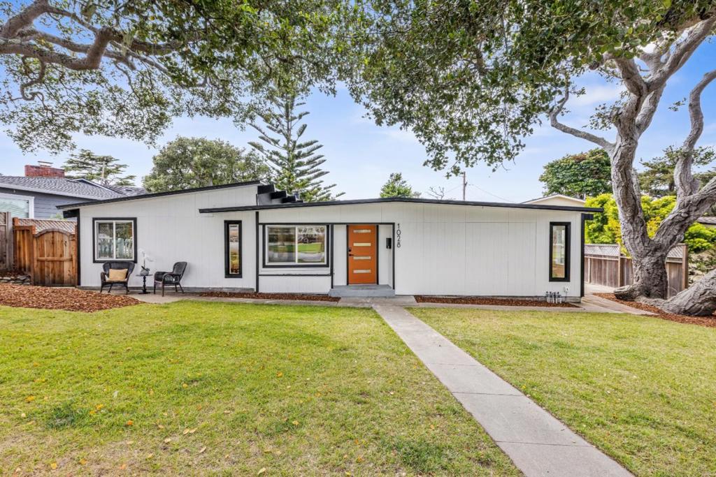 1028 McFarland Avenue, Pacific Grove, CA 93950 — photo 1