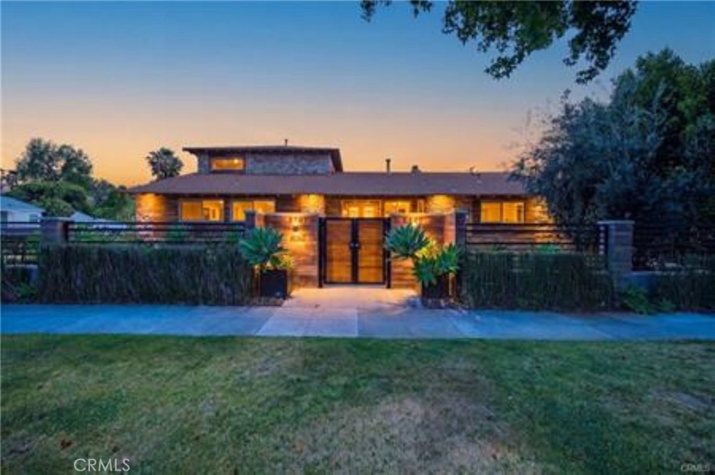 5237 Topanga Canyon