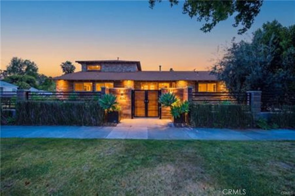 5237 Topanga Canyon, Woodland Hills, CA 91364 — photo 1