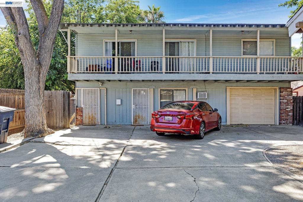 1241 Parker Ave, Tracy, CA 95376 — photo 1