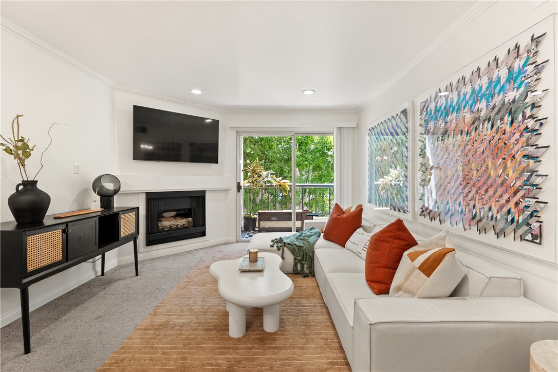 5535 Canoga Avenue 221, Woodland Hills, CA 91367 — photo 1