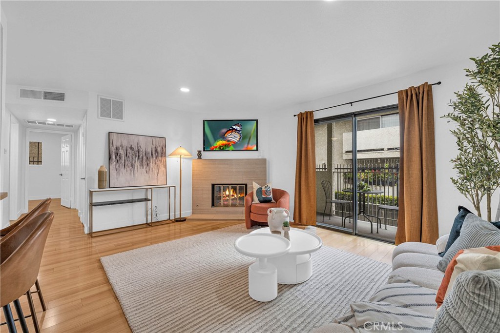 10740 Lawler 5, Los Angeles, CA 90034 — photo 1