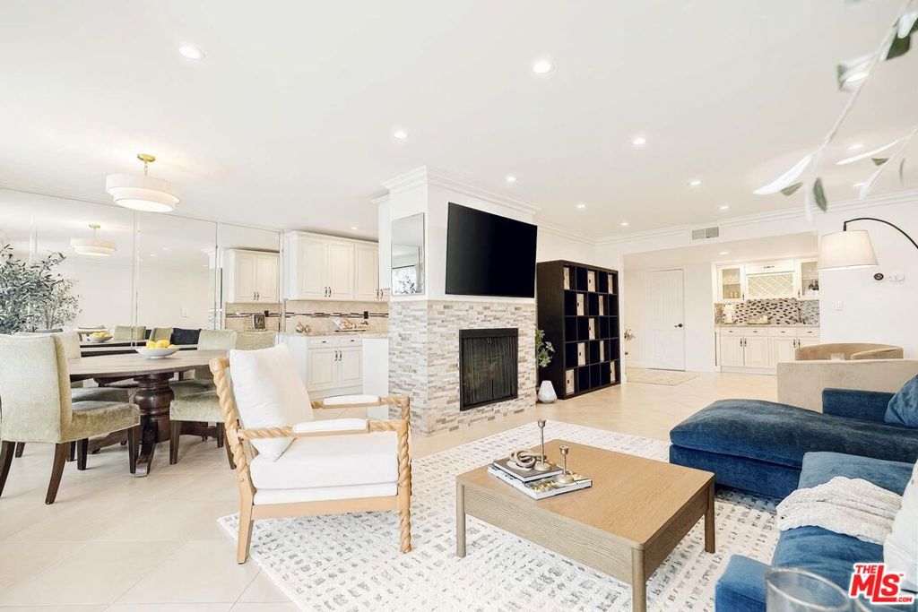 1215 Brockton Avenue 203, Los Angeles, CA 90025 — photo 1