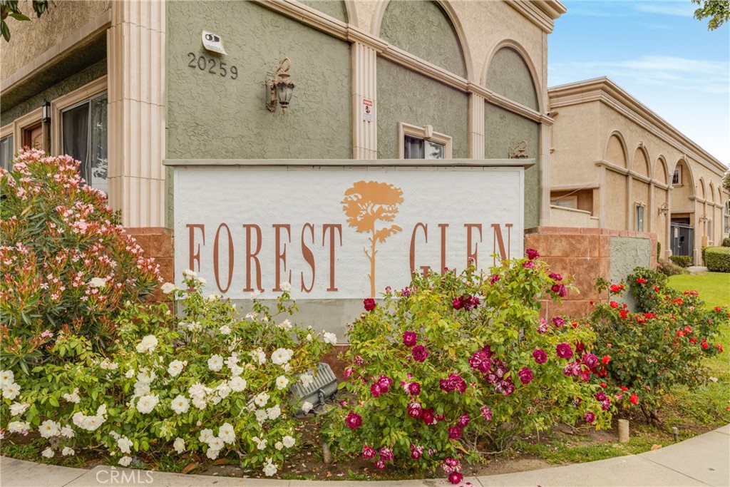 20214 Cohasset Street 16, Winnetka, CA 91306 — photo 1