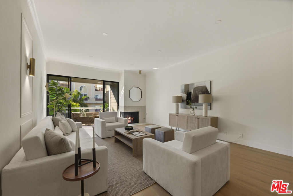 11808 Dorothy Street 206, Los Angeles, CA 90049 — photo 1