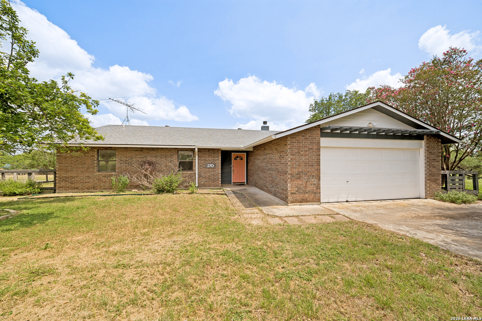 270 BRIARWOOD CIR, Bandera, TX 78003 — photo 1