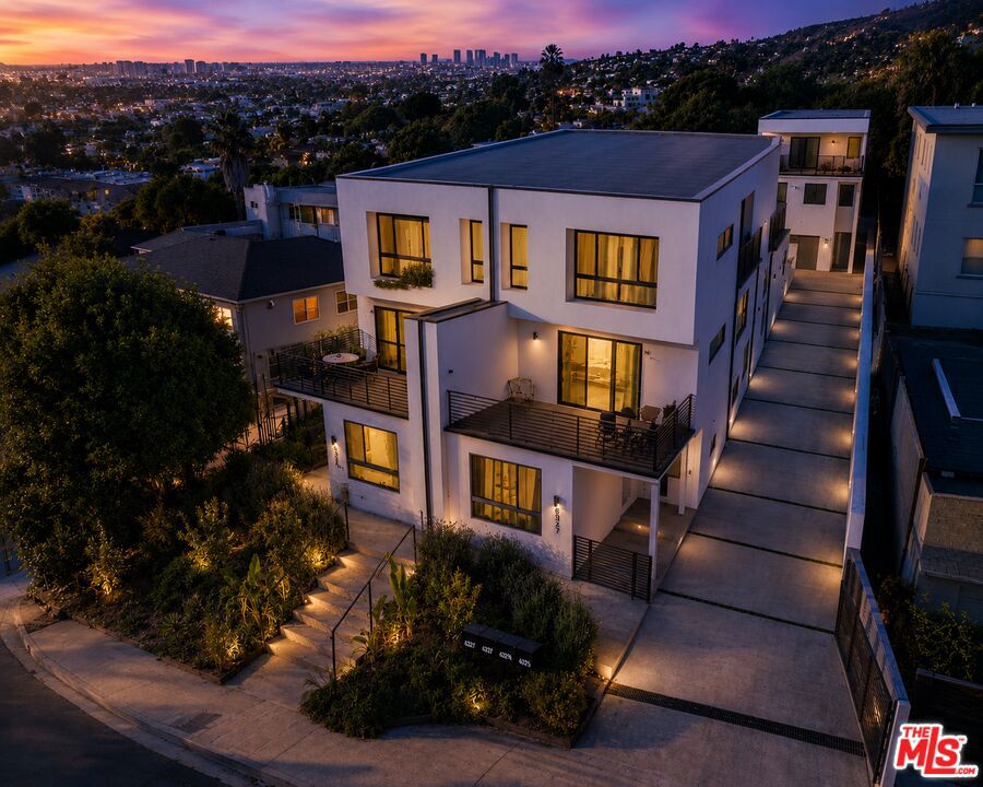 6325 Primrose Avenue, Los Angeles, CA 90068 — photo 1