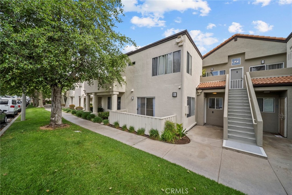 21370 Nandina Lane 103, Newhall, CA 91321 — photo 1