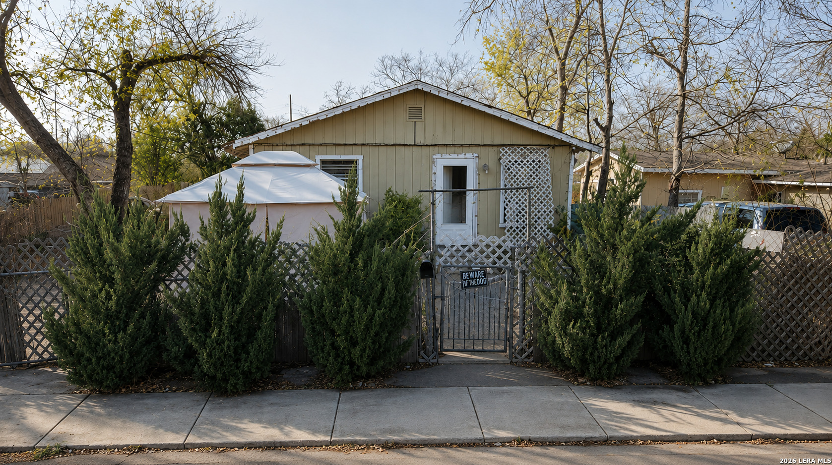 811 Allende, ,  78237 — photo 1