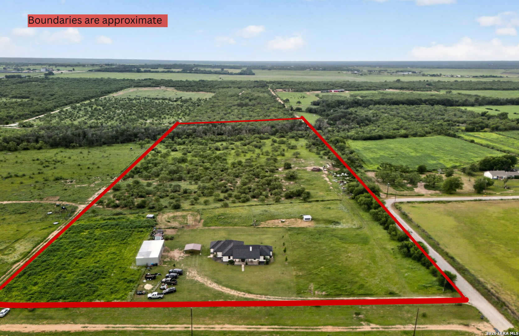 965 County Road 7611, Devine, TX 78016 — photo 1