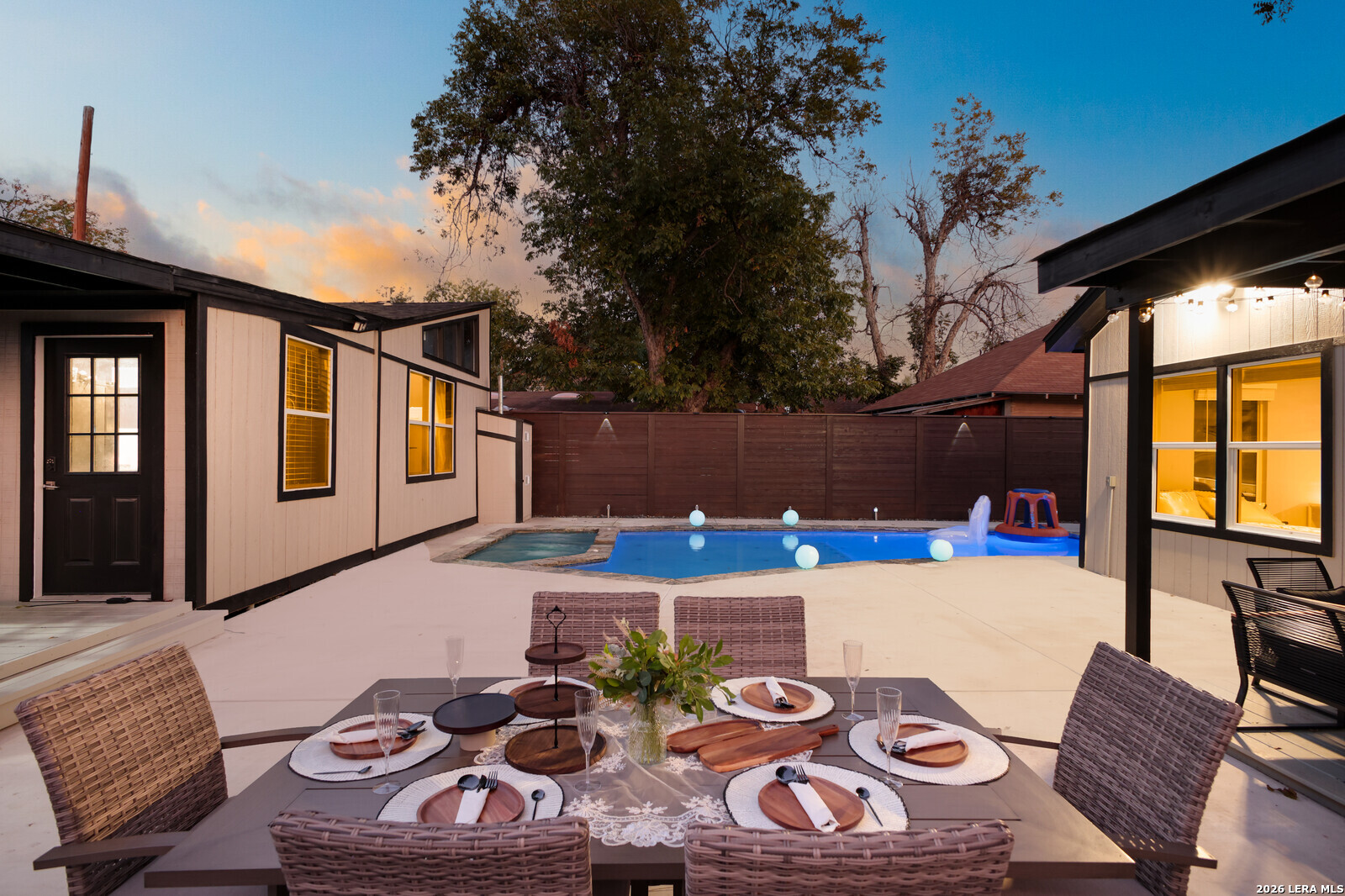 1515 W KINGS HWY, San Antonio, TX 78201 — photo 1