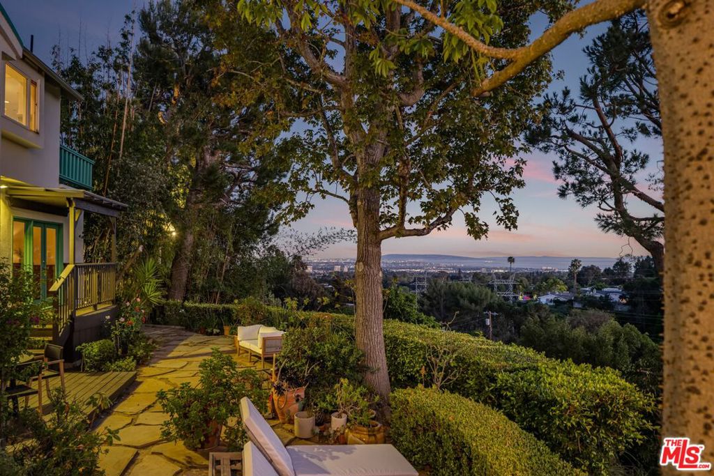 1030 N Kenter Avenue, Los Angeles, CA 90049 — photo 1