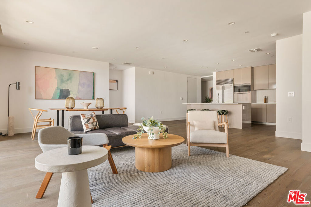 728 N Sweetzer Avenue 308, Los Angeles, CA 90069 — photo 1