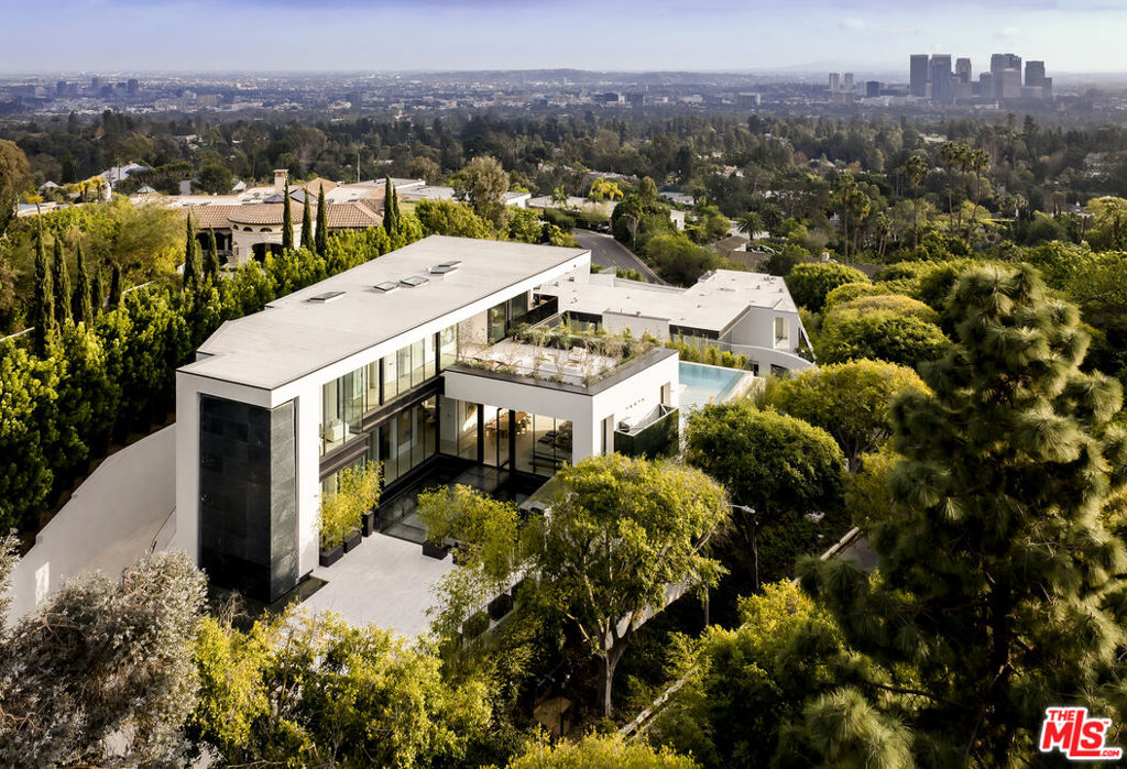 1210 Laurel Way, Beverly Hills, CA 90210 — photo 1