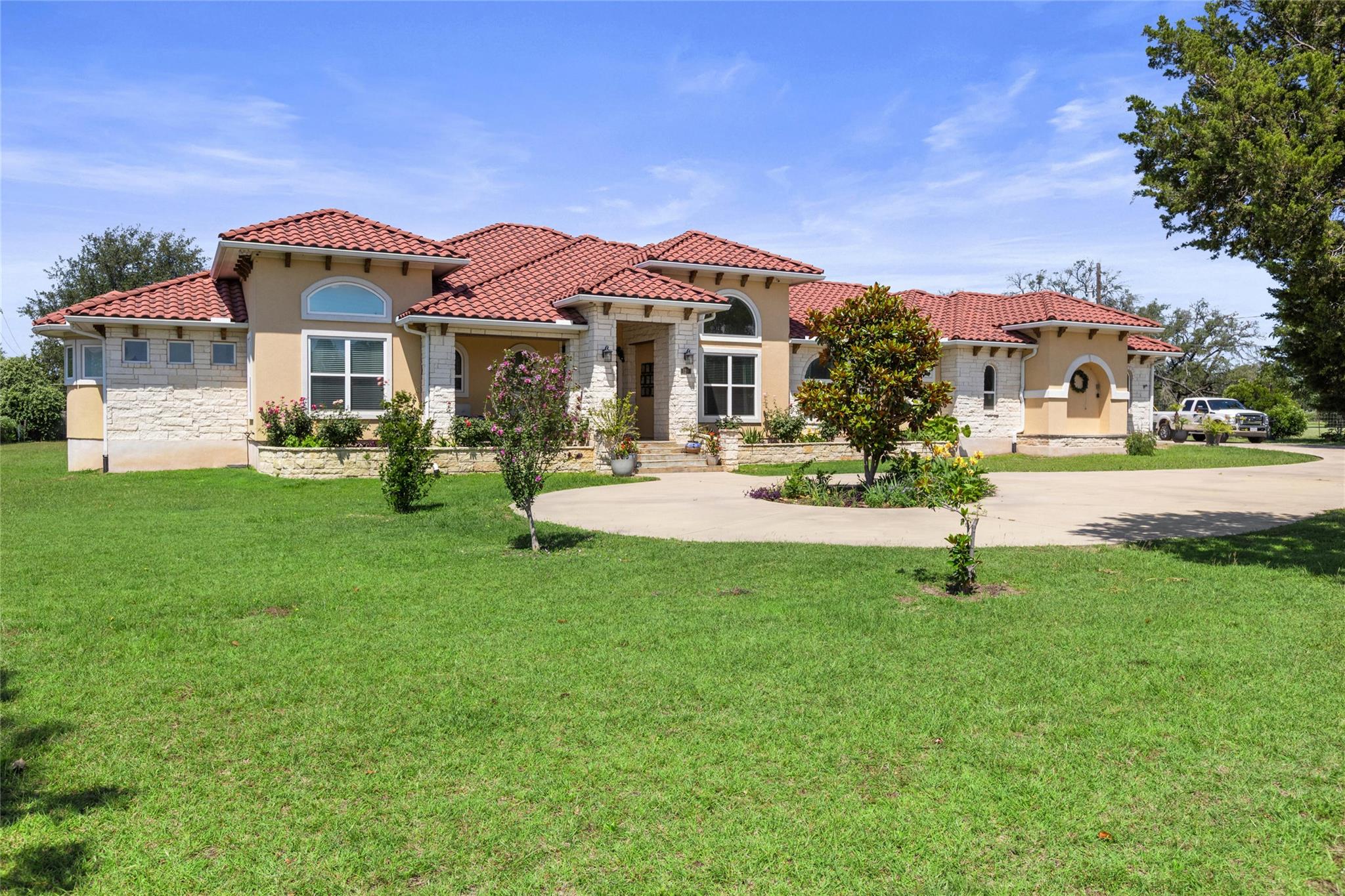 129 Lakewood, Leander, TX 78641 — photo 1