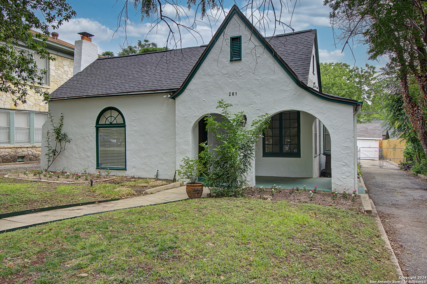 261 E ROSEWOOD AVE, San Antonio, TX 78212 — photo 1