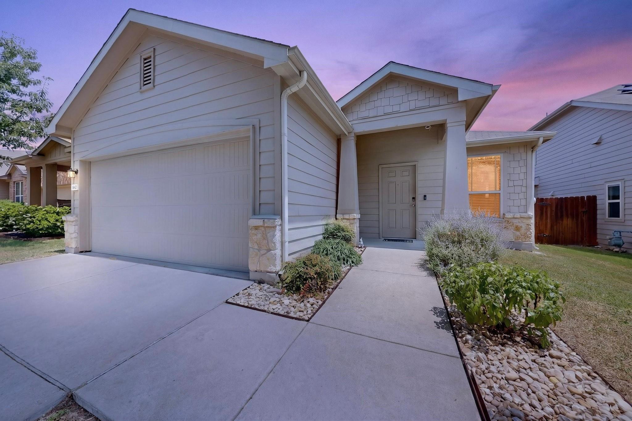 6901 Vail Ridge, Austin, TX 78744 — photo 1
