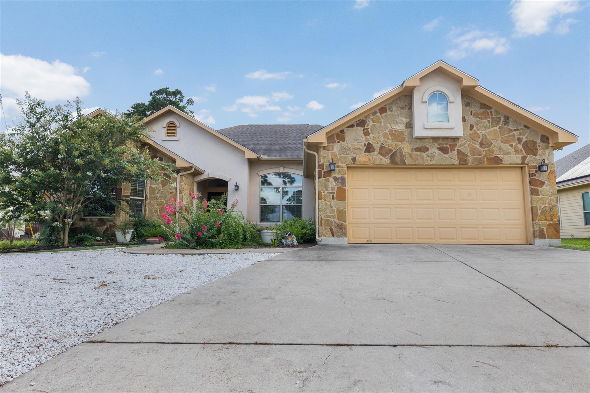220 Tahitian, Bastrop, TX 78602 — photo 1